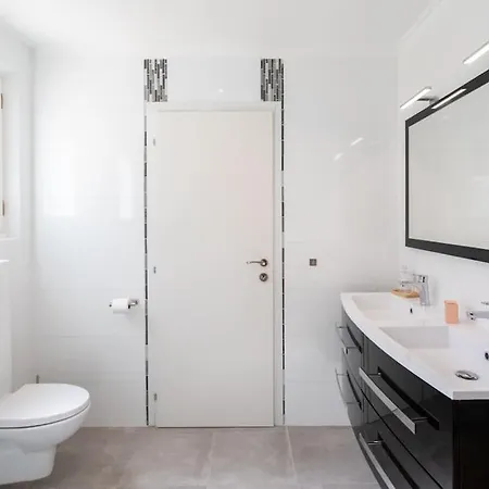 L35 Sea View-swimming Pool, Terrace&bbq Colomars