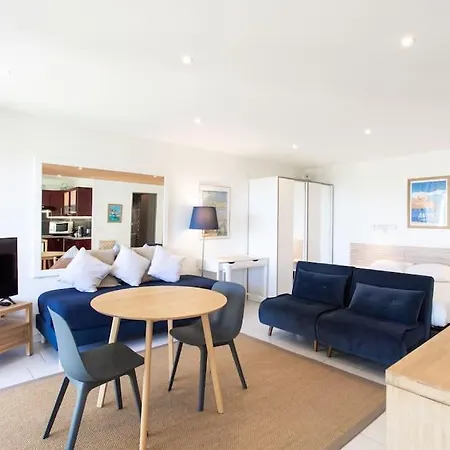 Holiday home L35 Sea View-swimming Pool, Terrace&bbq